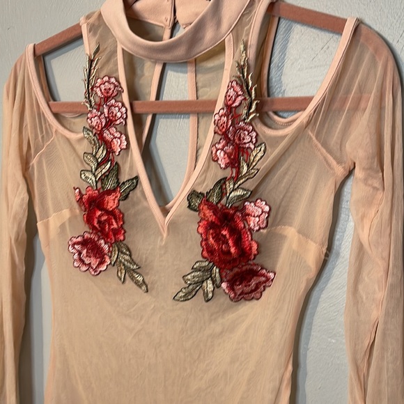 D58 Sheer embroidered rose patch body suit - Picture 2 of 4